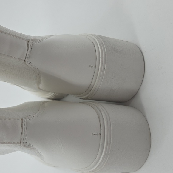 Women's White Knee-High Lace-Up Boots PU and Knit Material New - Picture 14 of 16